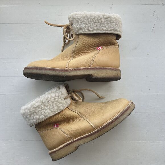 Duckfeet Shoes - Duckfeet Arhus Shearling Pebbled Leather Boots In Honey Women’s Size EU 40 US 9